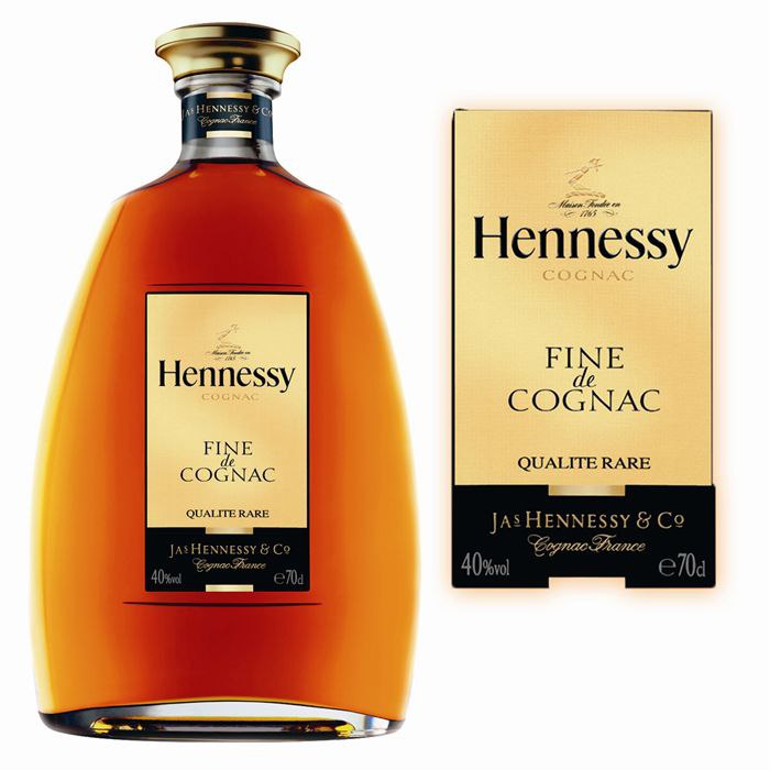 Cognac купить. Hennessy Cognac Fine de Cognac. Коньяк Hennessy VSOP. Элитный французский коньяк. Хеннесси VSOP.